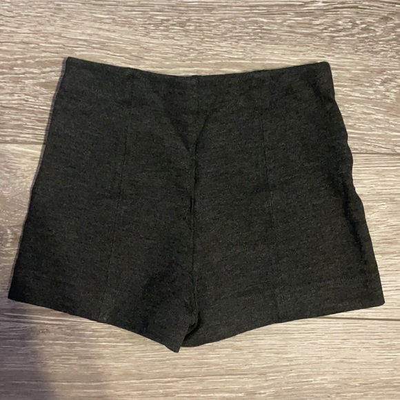 Aritzia shorts - Picture 2 of 3